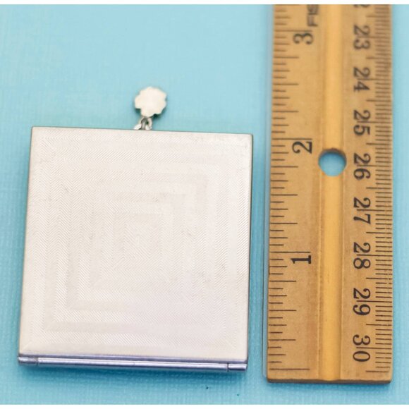 Vintage Minimalist Monogram Letter A Silver Tone Compact Case - E9 - Picture 3 of 3